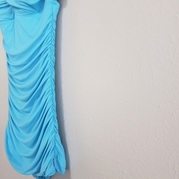 CARMEN Marc Valvo Smocked Bandeau Swimdres Waterfall Solid - Picture 7 of 11